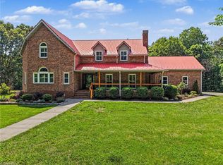 3190 Macbrandon Ln, Pfafftown, NC 27040