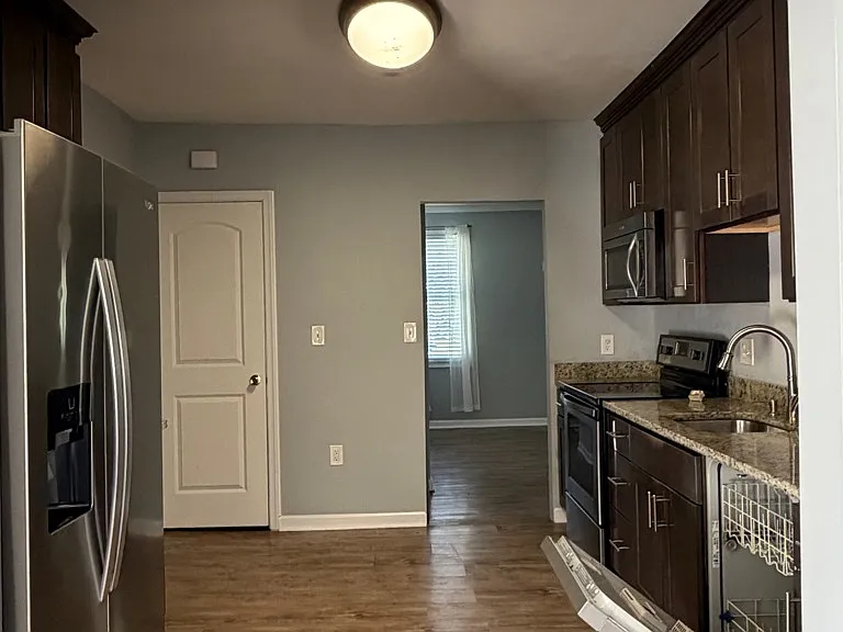 7950 Quarterfield Rd — Photo 9