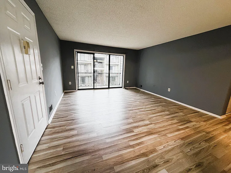 8 Joyner Ct — Photo 4