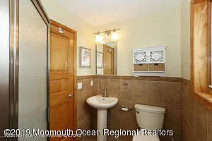 573 Tarpon Ave — Photo 2