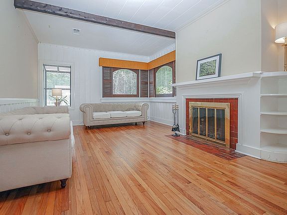 5th image of 512 White Oak Dr