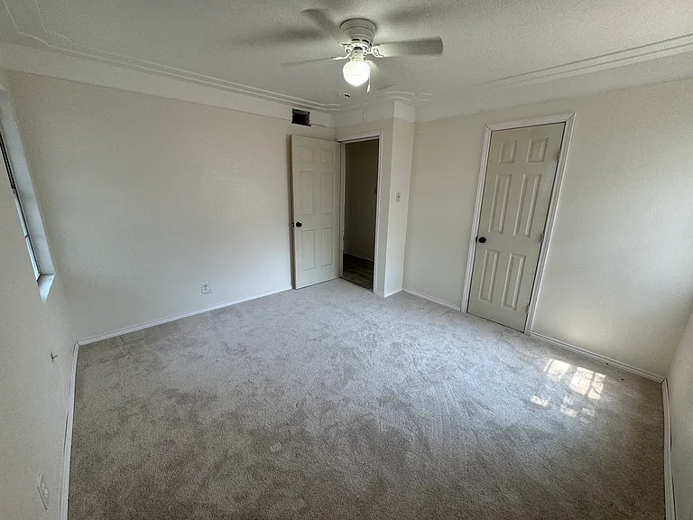 8025 Laura St — Photo 10
