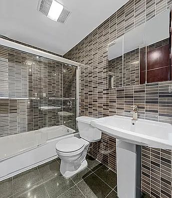 3rd image of 10 Manhattan Ave APT 3C