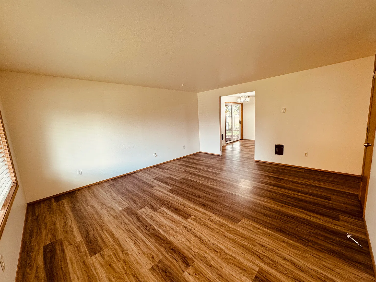 3 bed, 1080 sqft, $2,295 — Photo 2