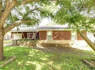 1029 Warden St, Benbrook, TX 76126