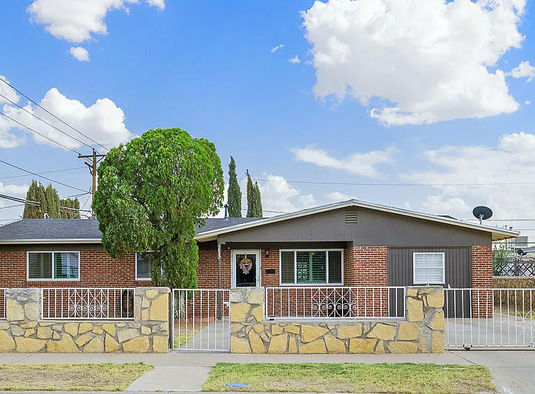 5832 Galaxie Dr