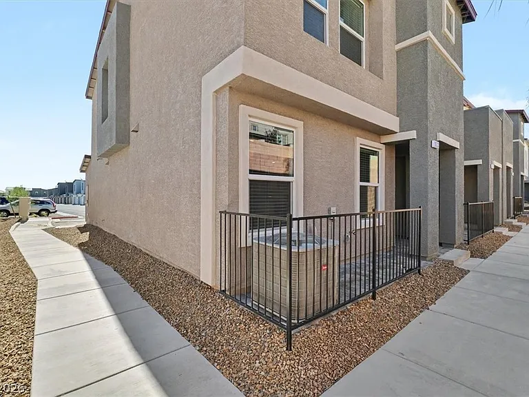 9653 Horseshoe Canyon St — Photo 2