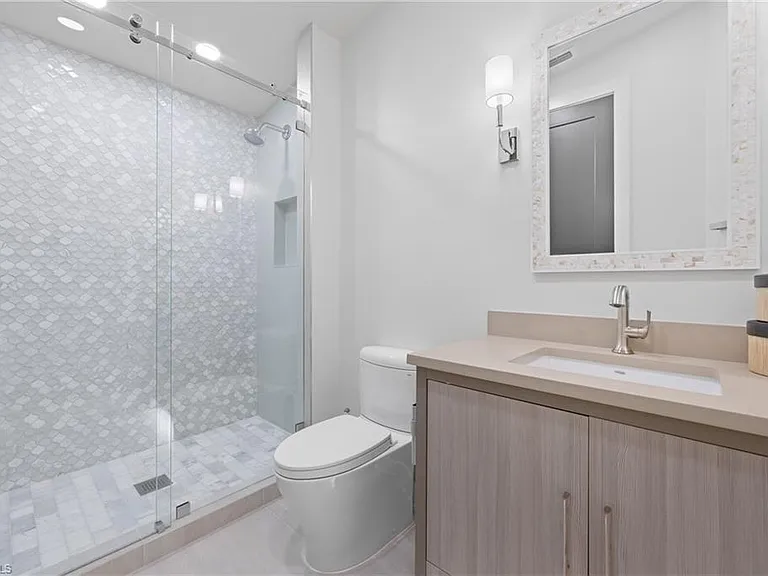1836 Harbor Ln — Photo 23