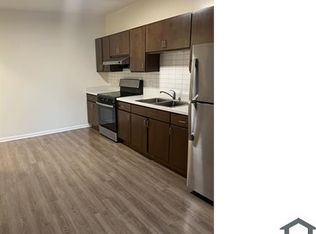 900 W Windsor Ave, Chicago, IL 60640