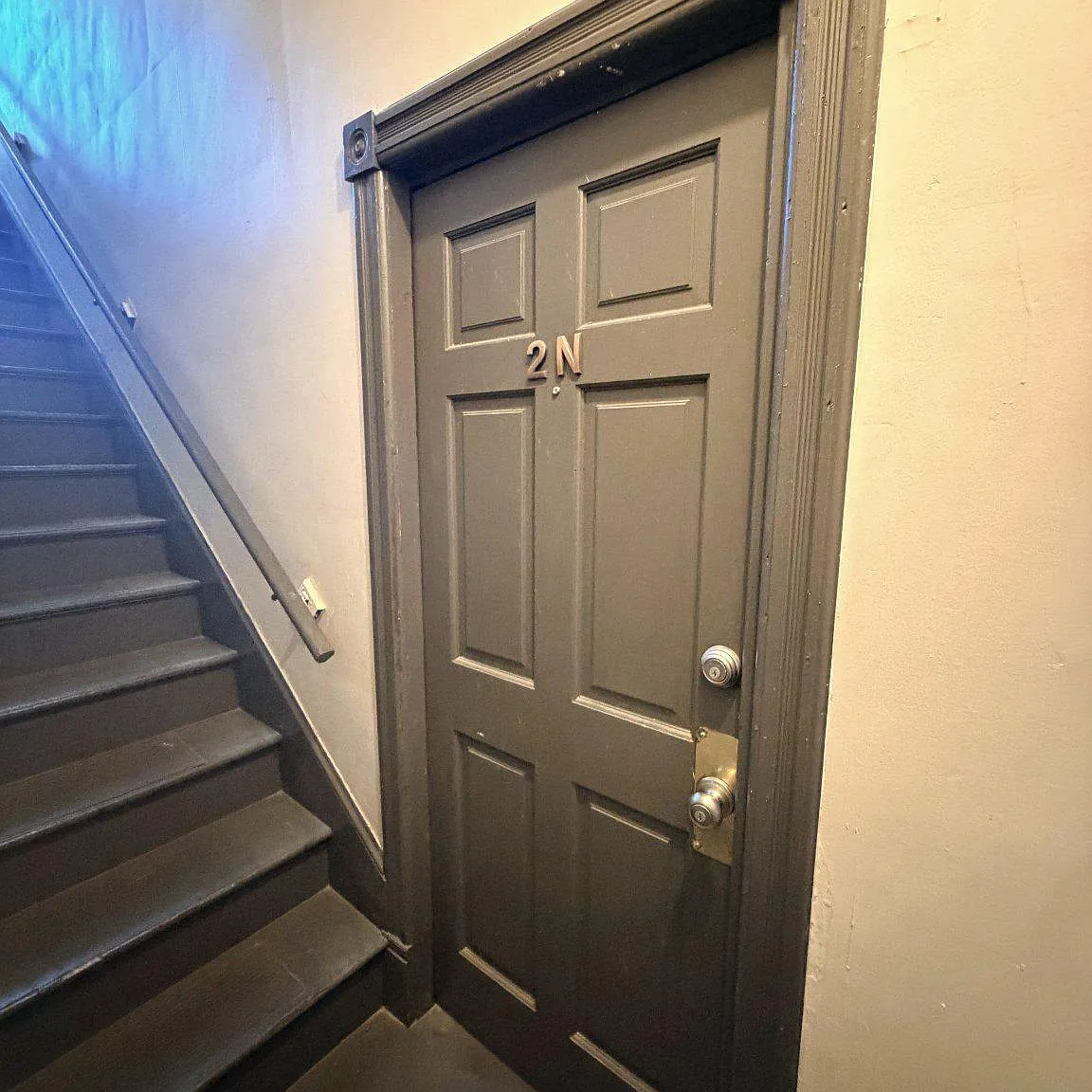 2 bed, 1.0 bath, 5250 sqft, $1,095 — Photo 2
