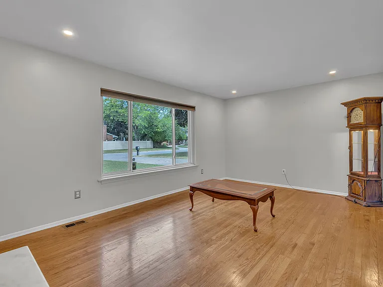 23520 Brandywynne St — Photo 28