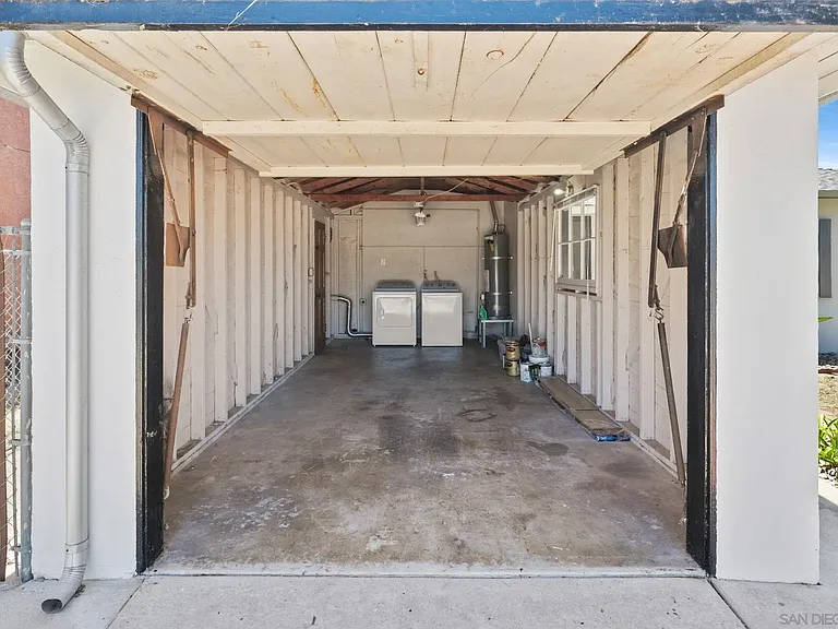 620 Minot Ave — Photo 39