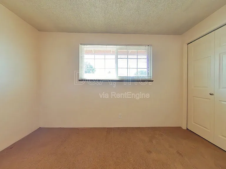 621 SE Lilly Ave — Photo 6