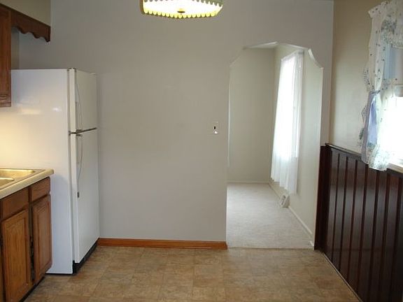 Eat-In Kitchen