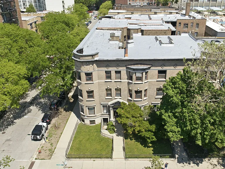 668-72 W Sheridan Rd #RD;-3915-17 — Photo 2
