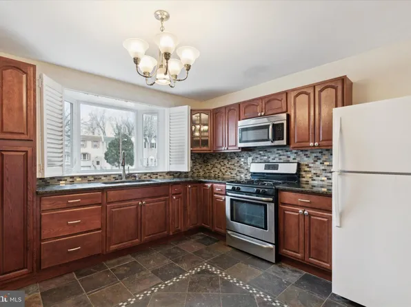 9248 Angus Pl, Philadelphia, PA 19114