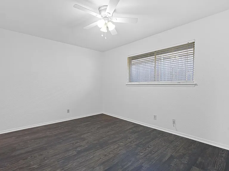 7200 Creekside Dr #D — Photo 16