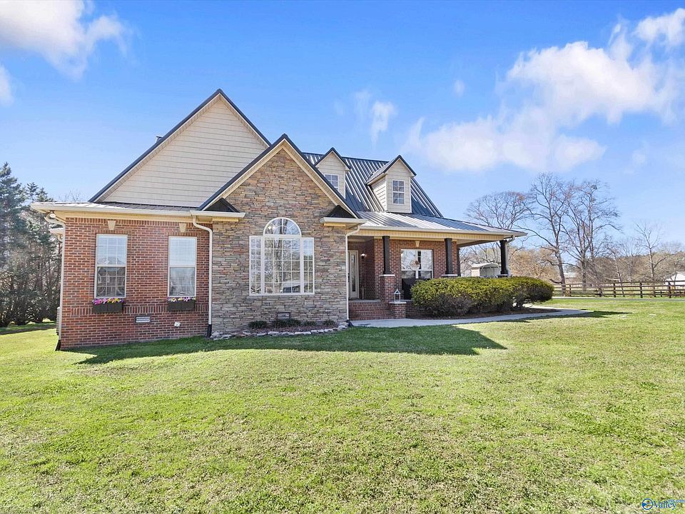 1st image of 121 Basil Ln
