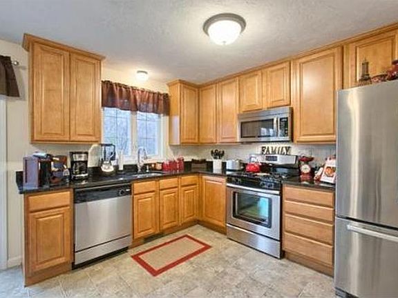 3rd image of 41 Boston Rd
