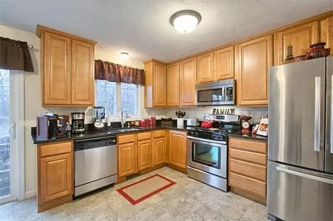 41 Boston Rd — Photo 3