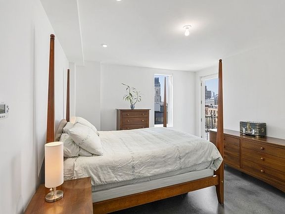 3rd image of 618 Washington Ave #501