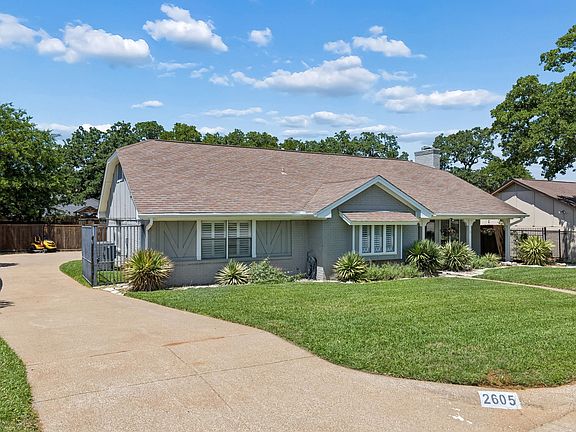 3rd image of 2605 Collard Rd