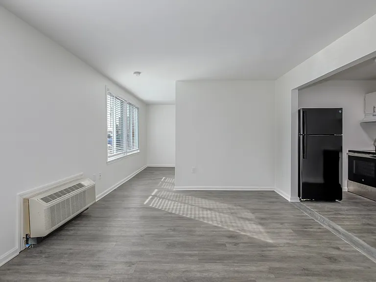 Crain Flats Apartments — Photo 8
