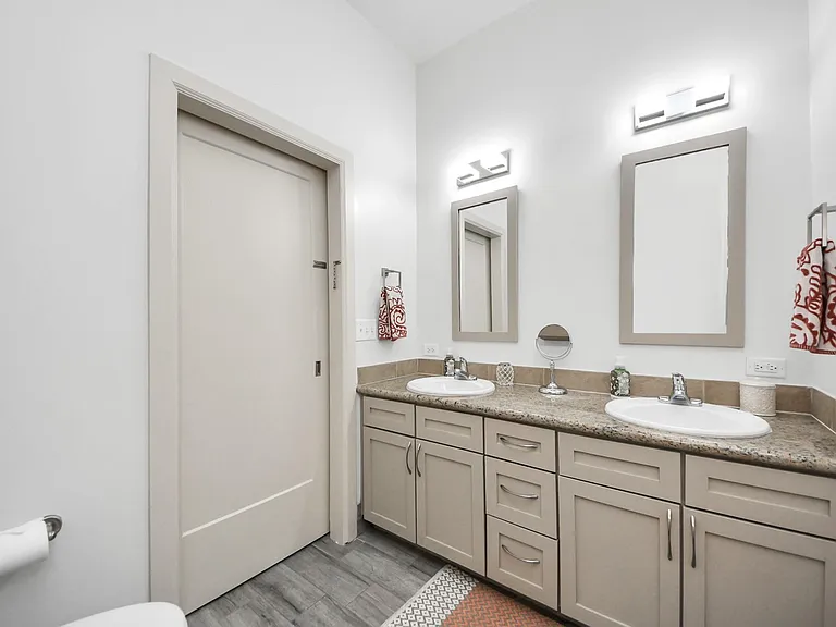 1900 Genesee St #204 — Photo 24
