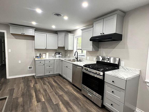 5th image of 4205 Olive St