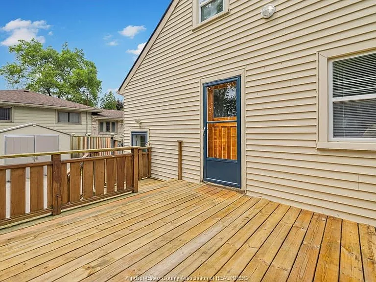 928 Lacasse Blvd — Photo 18