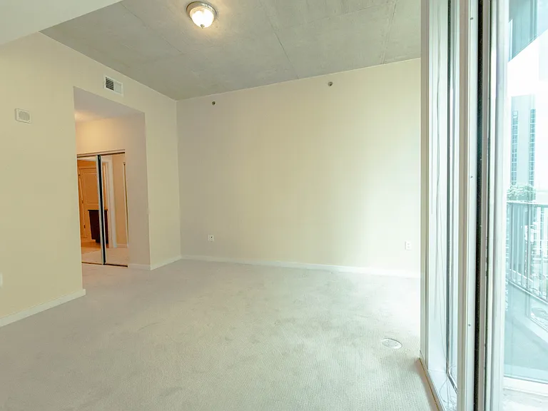 301 Demonbreun St #915 — Photo 13