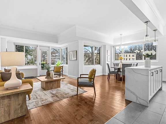 2nd image of 4000 Tunlaw Rd NW APT 121