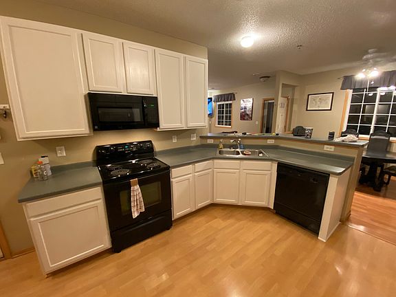 3rd image of 315 Frederick Cir