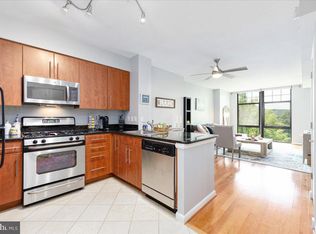 1021 N Garfield St APT 540, Arlington, VA 22201