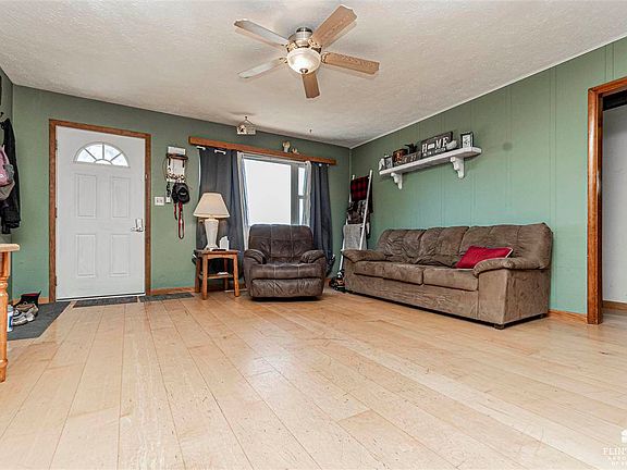 3rd image of 407 SE 7th St