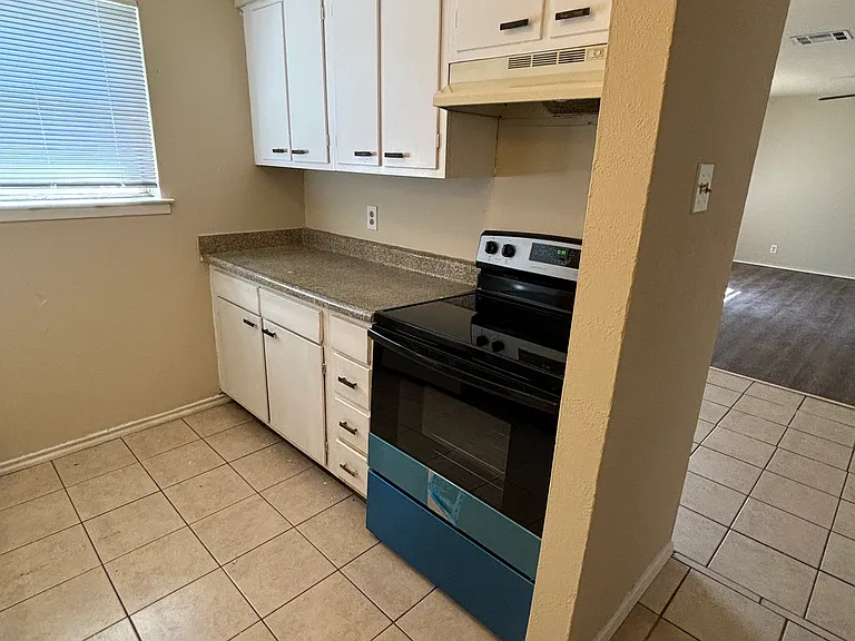 406 Rita Dr — Photo 5
