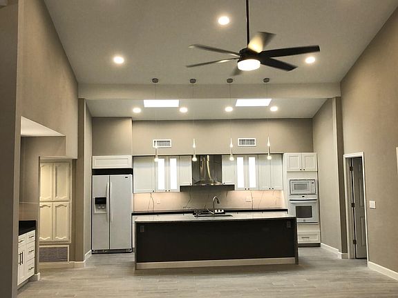 DIning/Kitchen