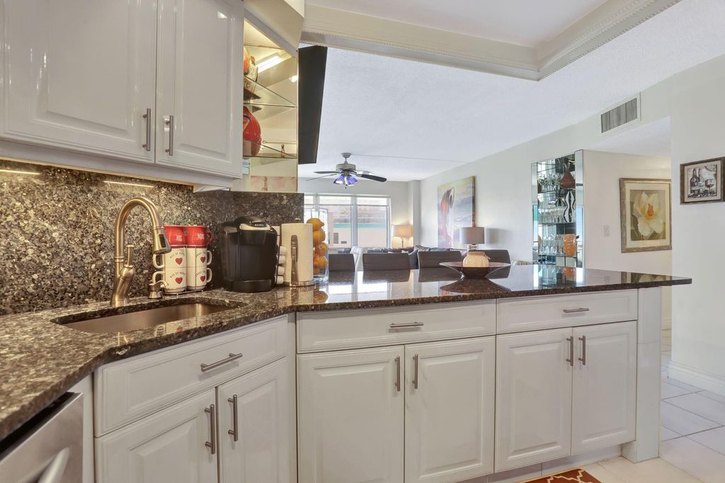 133 N Pompano Beach Blvd APT 504, photo 7