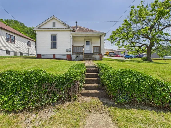 86 Plainfield Avenue, Anmoore, WV 26323