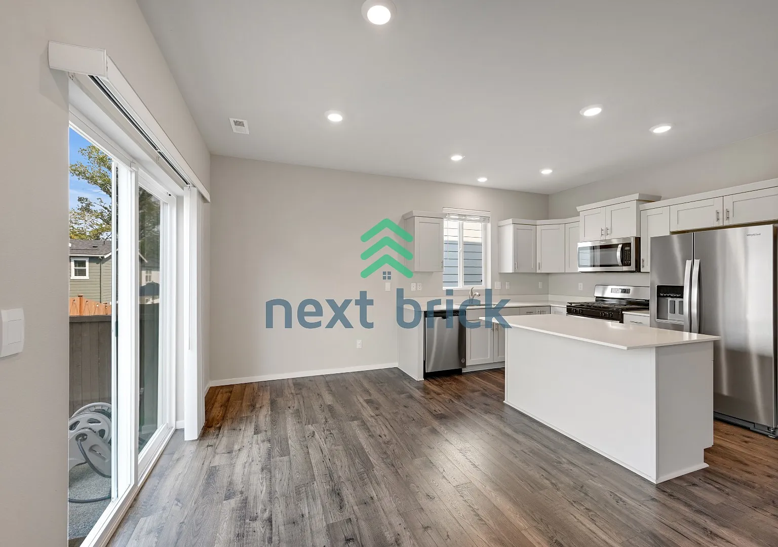 "Charming 3-Bed Home with 2.5 Baths in Picturesque Snohomish 1720 Sq. Ft. of Comfort Awaits!" — Photo 4