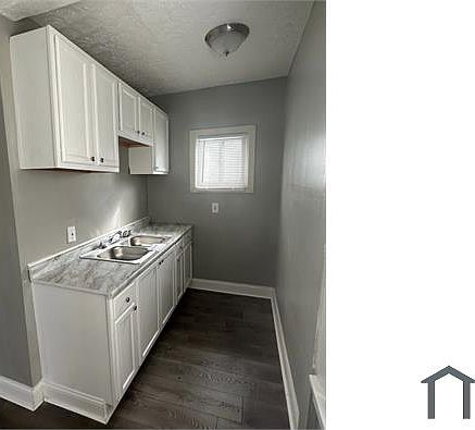 3rd image of 10610 Lamontier Ave #Up