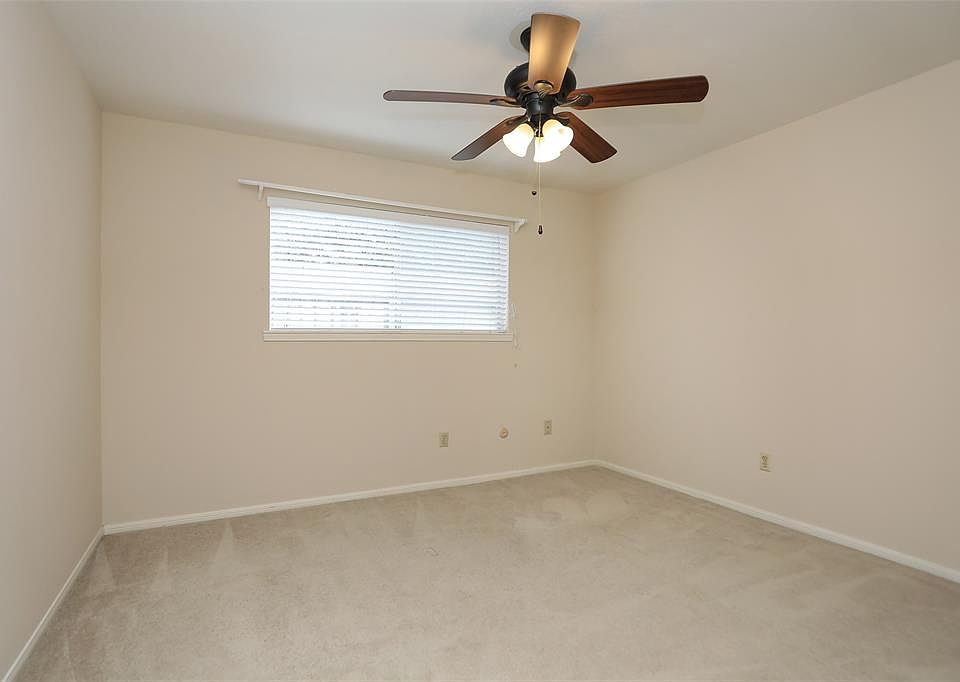 2nd image of 14103 Overbrook Ln