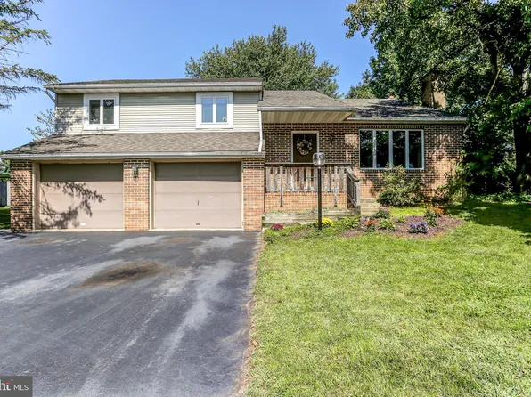332 Buchanan Dr, Ephrata, PA 17522