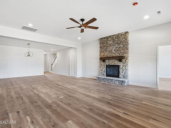 5th image of 1885 Hickory Reserve Rd