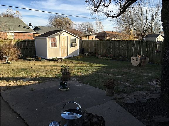 2nd image of 1107 S 26th St #1105 & 1107
