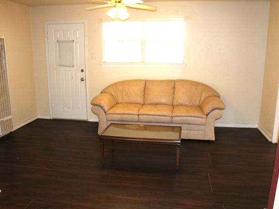 4th image of 617 W Avenue X