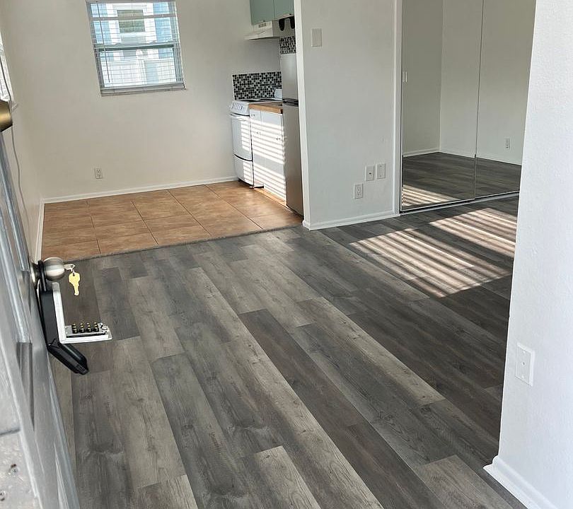1st image of 523 72nd Ave #4261843
