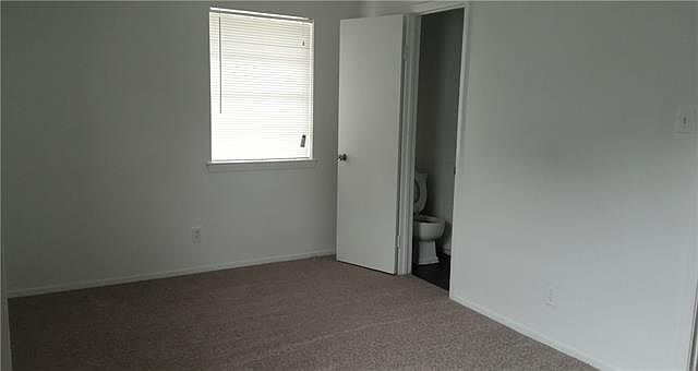 1st image of 903 S Peach St