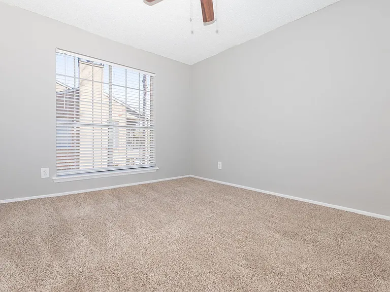 Coventry Park Apartments — Photo 46