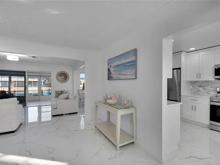 2758 Bruce St — Photo 14